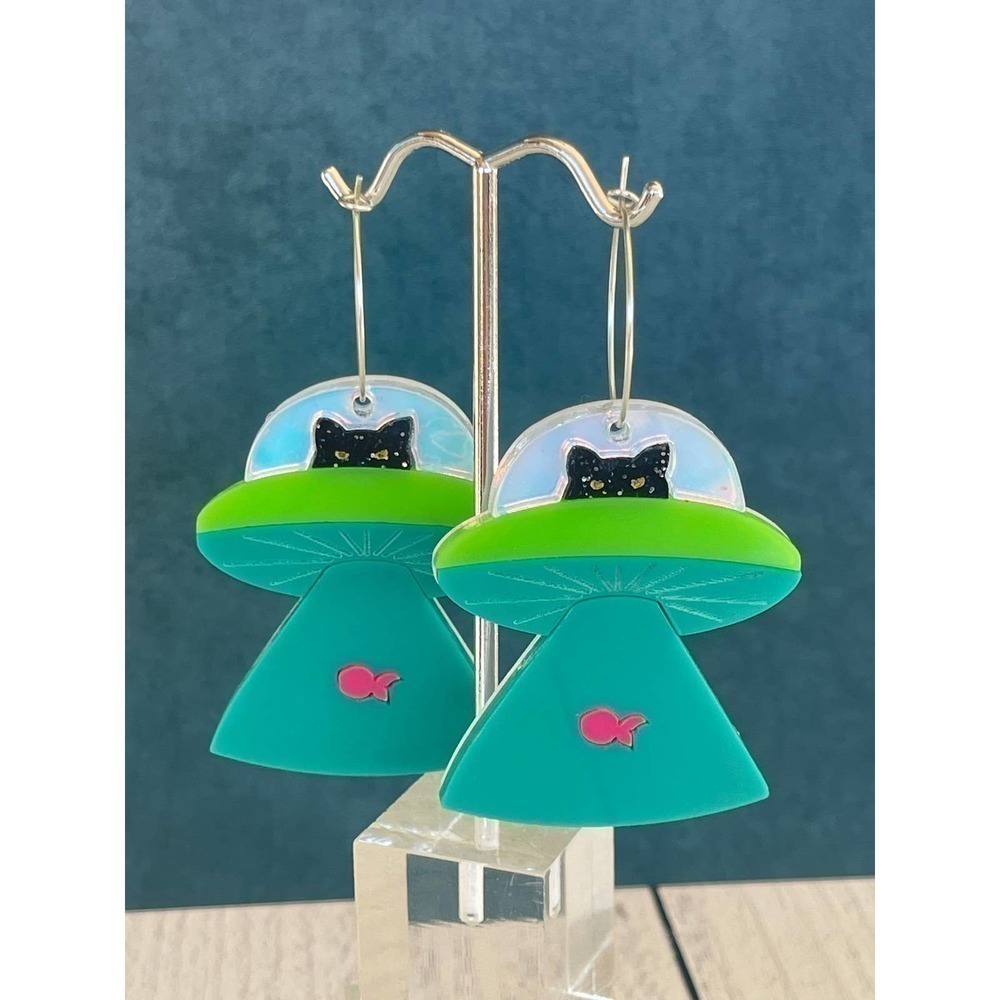 Alien‎ Kitty Acrylic Earrings